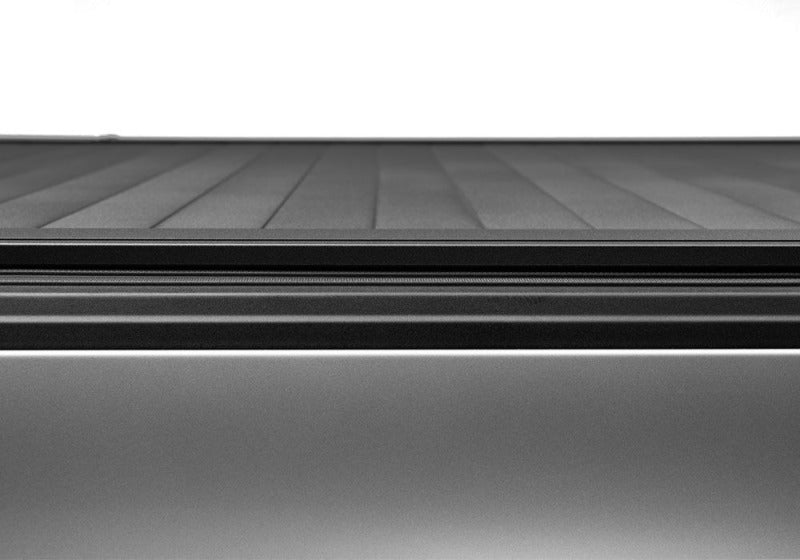 RealTruck 15-20 Ford F-150 SuperCrew/SuperCab 5.5ft Bed RetraxPRO EZ-Off FRC-4000 Retrax Retractable Bed Covers