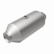 MagnaFlow MagnaFlow 2.5 in. OEM Grade Federal / EPA Compliant Universal Catalytic Converter Magnaflow Catalytic Converter Direct Fit