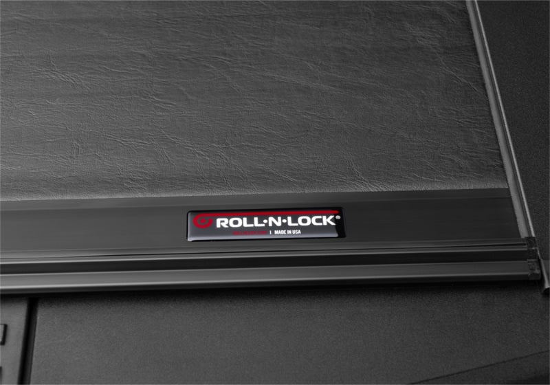 Roll-N-Lock 15-18 Ford F-150 SB 77-3/8in M-Series Retractable Tonneau Cover Roll-N-Lock Tonneau Covers - Retractable