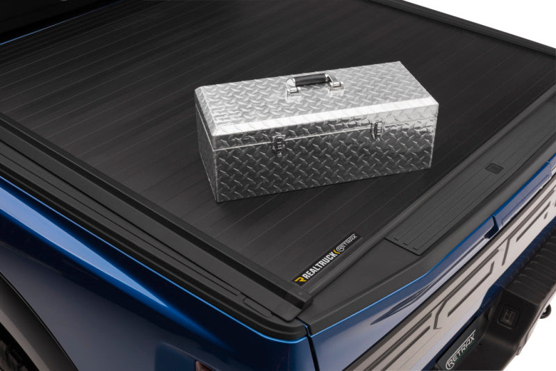 Retrax 15-22 Ford F-150 Super Crew/Super Cab & F-150 Lightning (5.5ft. Bed) Retrax IX Retrax Retractable Bed Covers