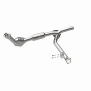 Magnaflow 01-03 Ford F150 XL/XLT V6 4.2L OEM Grade / EPA Compliant Direct-Fit Catalytic Converter Magnaflow Catalytic Converter Direct Fit