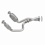 MagnaFlow Direct Fit Catalytic Converter 05-07 Ford F250/F350 5.4L Magnaflow Catalytic Converter Direct Fit