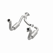 MagnaFlow 08-10 Ford F-350 Super Duty 6.8L Direct Fit Converter Magnaflow Catalytic Converter Direct Fit
