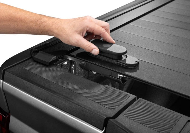 Retrax 15-20 Ford F-150 SuperCrew/SuperCab/Reg Cab 6.5ft Bed RetraxPRO EZ-Off FRC-4000 Retrax Retractable Bed Covers