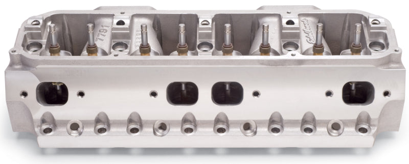 Edelbrock Big-Block Chrysler Victor B/Rb Heads w/ Valves Edelbrock Heads