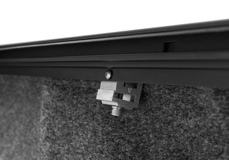 Roll-N-Lock 2021 Ford F-150 67.1in M-Series Retractable Tonneau Cover Roll-N-Lock Tonneau Covers - Retractable