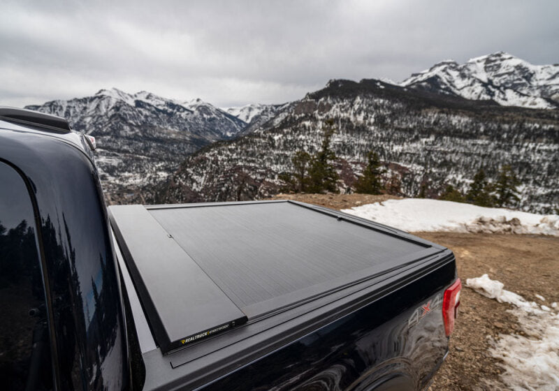 Roll-N-Lock 17-19 Ford F-250/F-350 Super Duty SB 80-3/8in A-Series Retractable Tonneau Cover Roll-N-Lock Tonneau Covers - Retractable