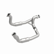 MagnaFlow Conv Direct Fit 11-14 Ford F-250 Super Duty / 350 Super Duty V8 6.2L Magnaflow Catalytic Converter Direct Fit
