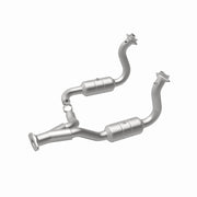 Magnaflow Conv DF 08-10 Ford F-250/F-250 SD/F-350/F-350 SD 5.4L/6.8L / F-450 SD 6.8L Y-Pipe Assembly Magnaflow Catalytic Converter Direct Fit