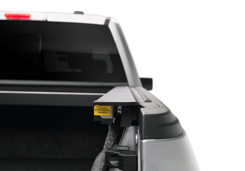 Roll-N-Lock 17-19 Ford F-250/F-350 Super Duty SB 80-3/8in A-Series Retractable Tonneau Cover Roll-N-Lock Tonneau Covers - Retractable