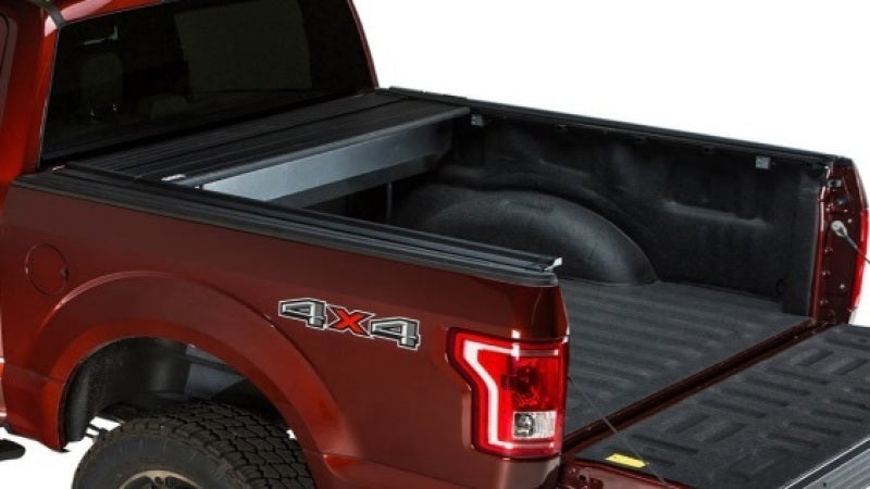 Retrax 15-22 Ford F-150 Super Crew/Super Cab & F-150 Lightning (5.5ft. Bed) Retrax IX Retrax Retractable Bed Covers