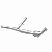 MagnaFlow Direct Fit Catalytic Converter 04-05 Ford F-150 5.4L P/S 2WD (Excl 04 Heritage Edition) Magnaflow Catalytic Converter Direct Fit