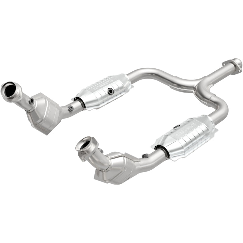 MagnaFlow Direct Fit Catalytic Converter 99/01-03 Ford Mustang 3.8L Magnaflow Catalytic Converter Direct Fit