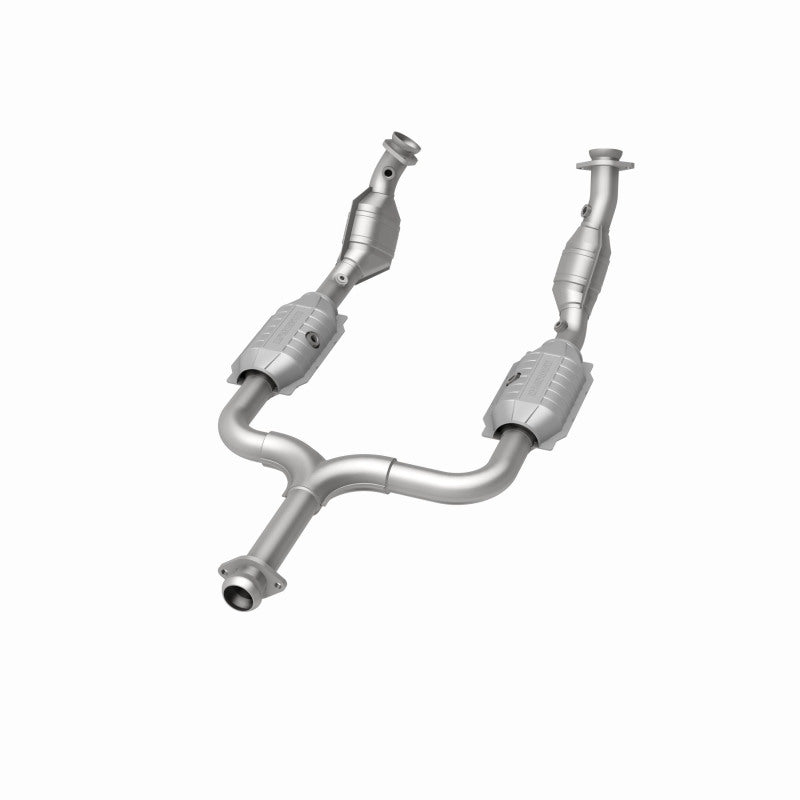 MagnaFlow Direct Fit Catalytic Converter 99/01-03 Ford Mustang 3.8L Magnaflow Catalytic Converter Direct Fit