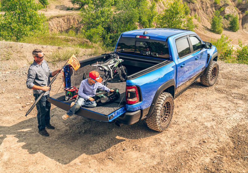 Retrax 21-23 Ford F-150 Super Crew/Super Cab/Lightning (5.5ft Bed) Retrax IX Retrax Retractable Bed Covers